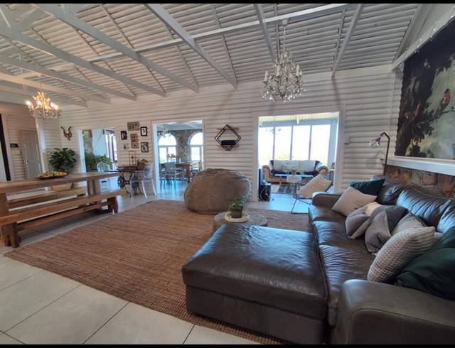 5 BEDROOM PROPERTY TO RENT IN SAN MICHEL